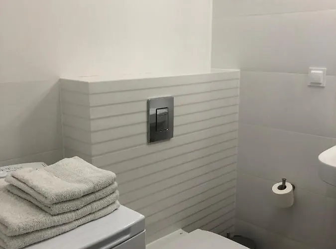 Unique 106 דירה גדינייה